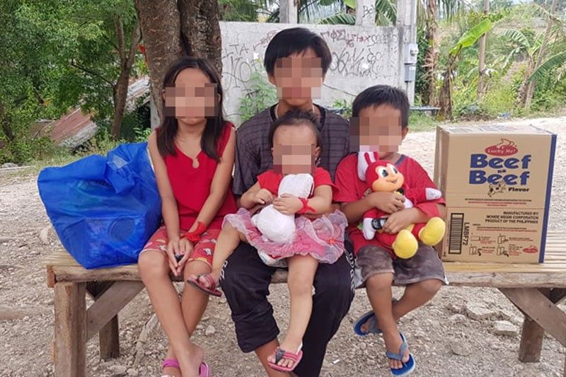 4 siblings on their own as ma dies, pa isolated