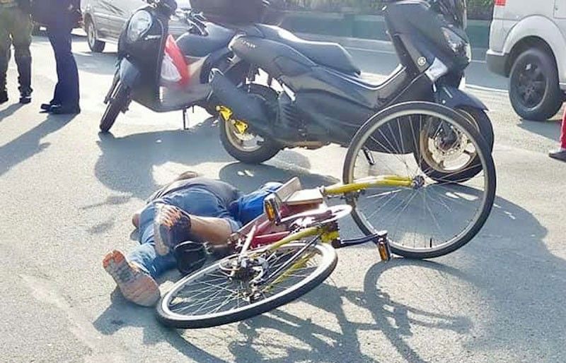 Cyclist collapses on EDSA, dies