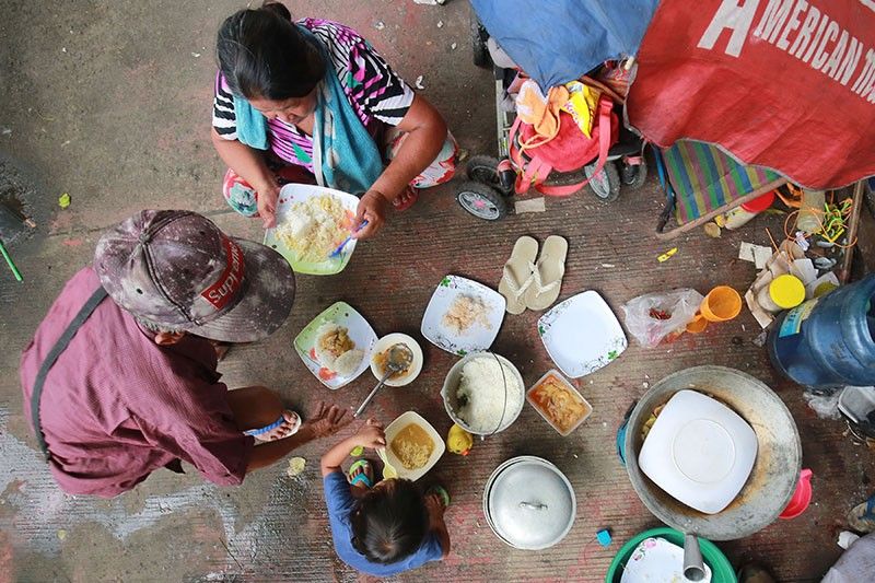 SWS: Around 2.5 million Filipino families experienced hunger in end-2021