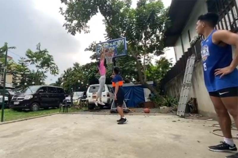 Alyssa Valdez, Kiefer Ravena team up in home dunk videos