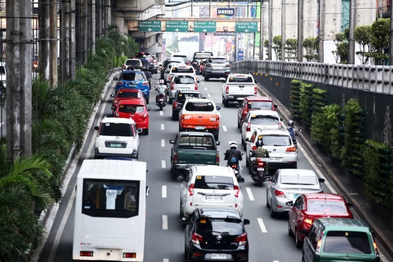 Familiar transportation woes as Metro Manila lurches to 'new normal'