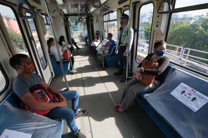 CHR calls on DOTr to lift 'discriminatory' train ban on senior citizens Â 
