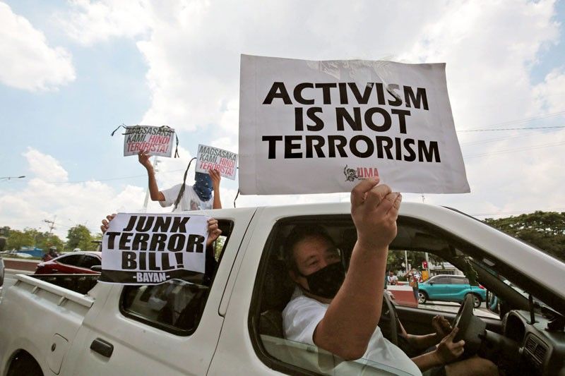 Protesting is not terrorism â�� DND
