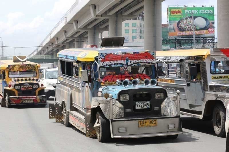 Jeepney drivers gagawing â��contact tracersâ��