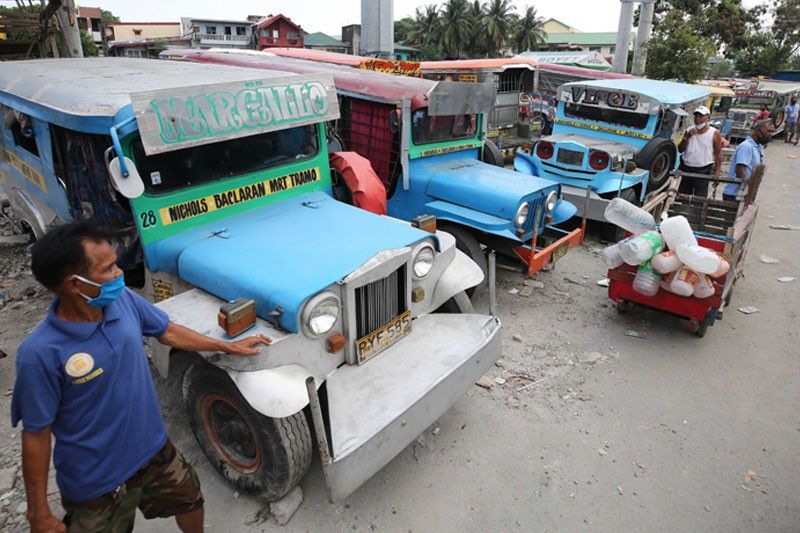 Jeepney drivers gagawing COVID â��contact  tracersâ��