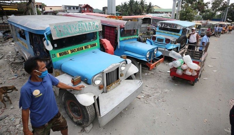 Jeepney at UV Express drivers gawing â��cargo transportersâ�� - Solon