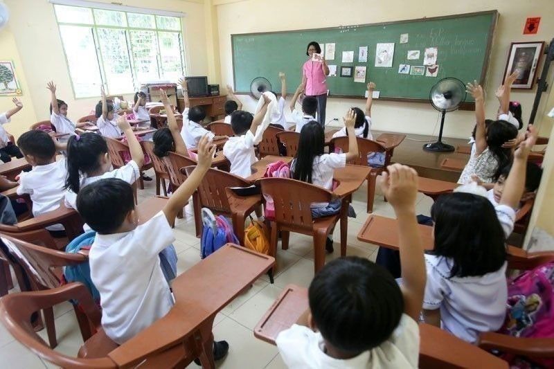 DepEd nanindigan: No vaccine, no face-to-face classes