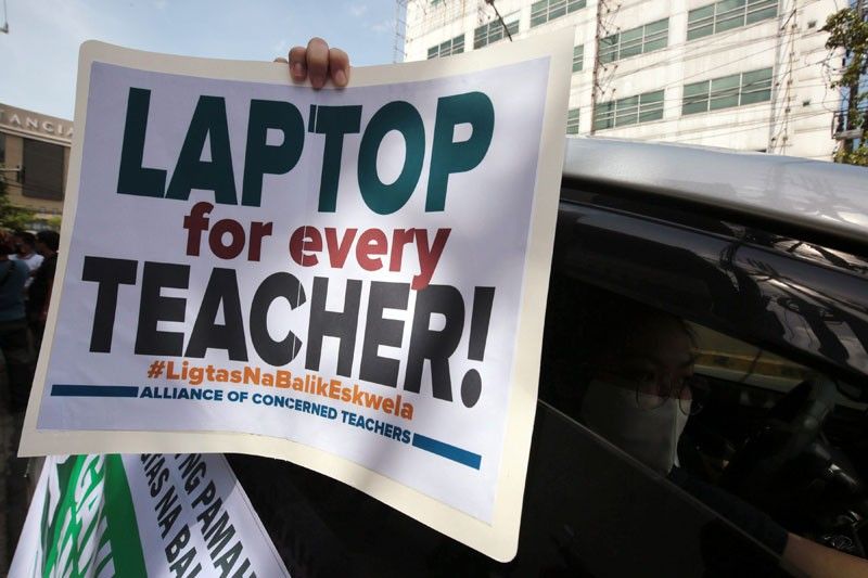 Teachers seek P1,000 internet allowance