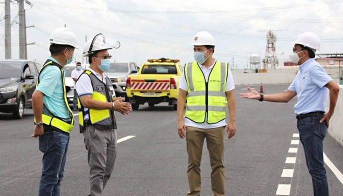 Villar inspects NLEX Harbor Link ahead of June 15 opening