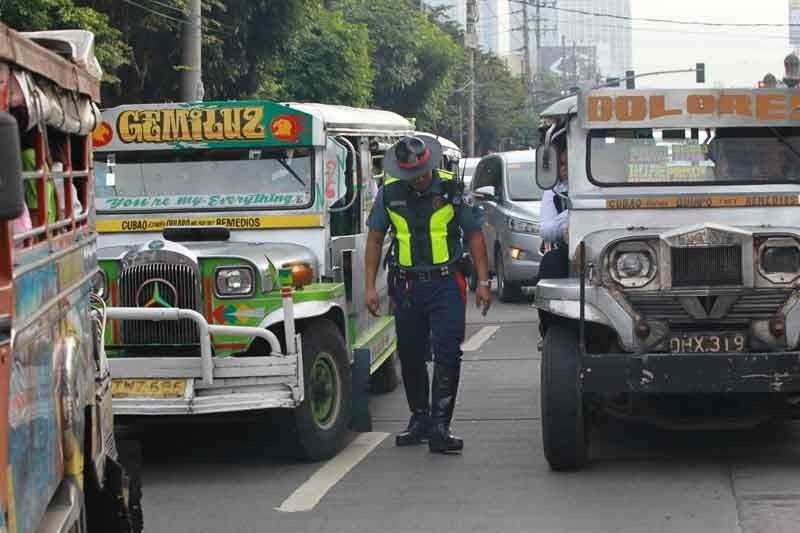 Quezon City, Lalamove tie up to help jeepney drivers