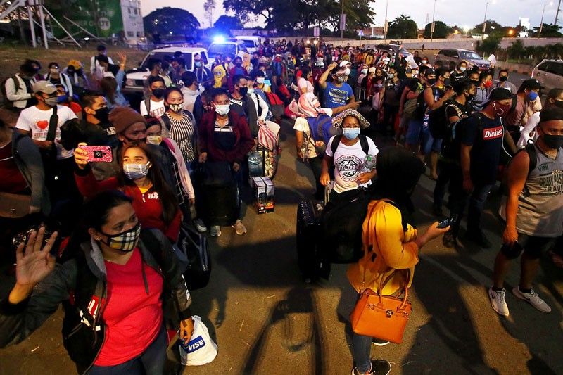 4.1 million Filipinos stranded due to quarantine â�� poll