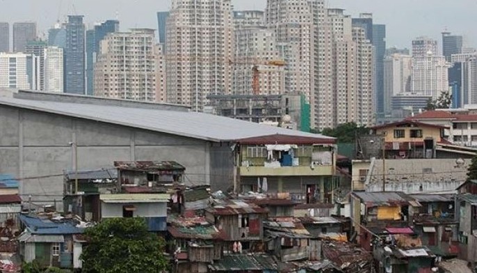 Cities balk at proposal for LGUs to give aid to evicted informal settlers