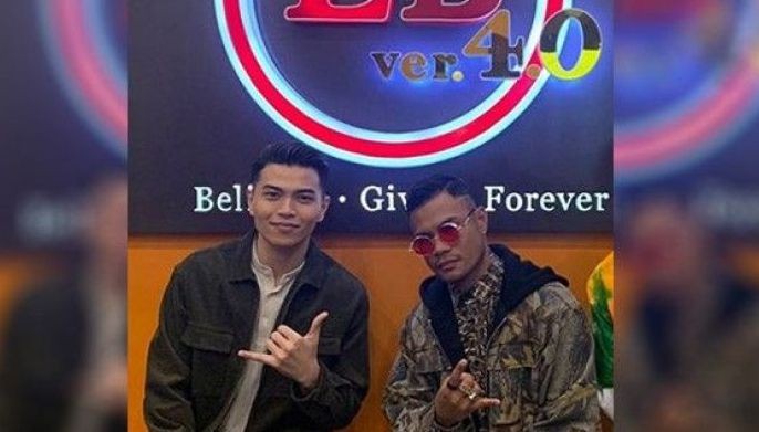 ABS-CBN singers allegedly sacked for conversation on franchise renewal