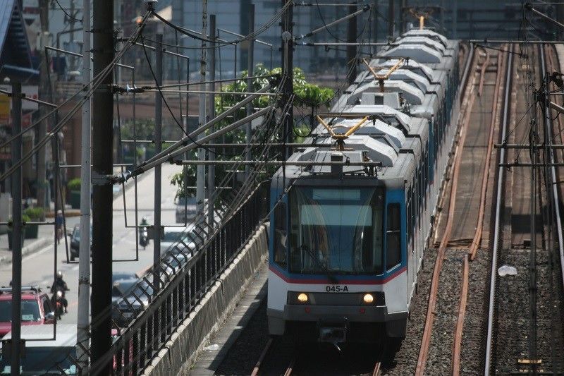 15 MRT depot workers COVID-19 positive, pero operasyon ng tren tuloy