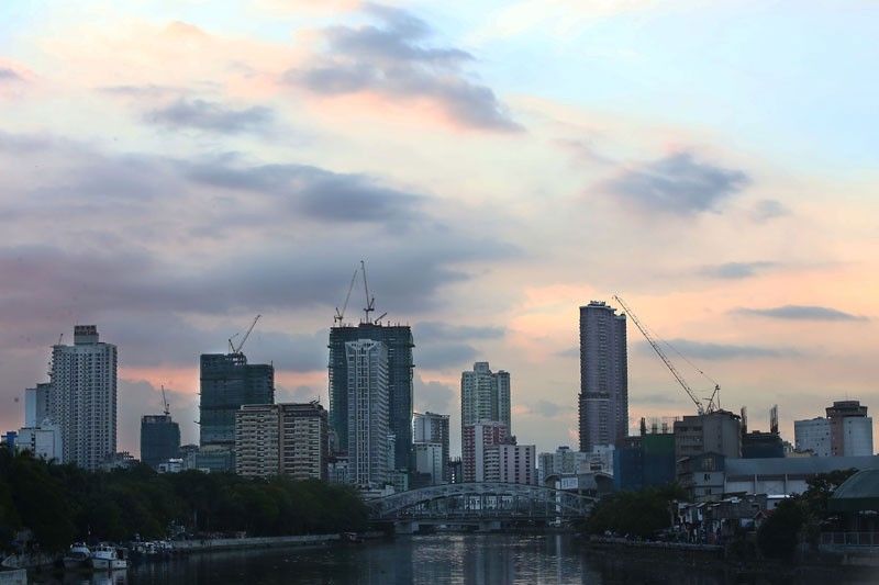 Philippine economy seen contracting by 10% in Q2