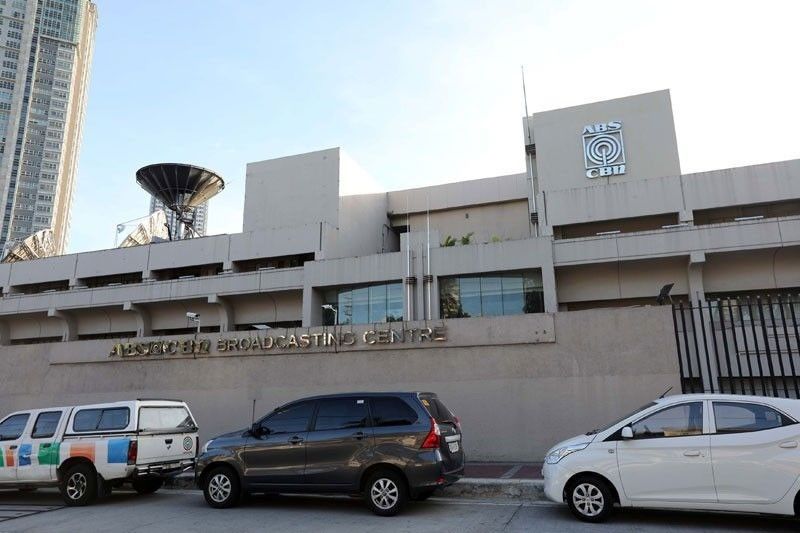 SC dismisses quo warranto petition vs ABS-CBN