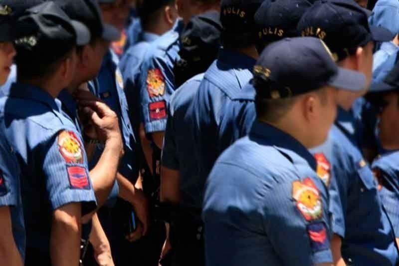 15 pulis, sibak sa pagpuga ng 6 na presong Chinese