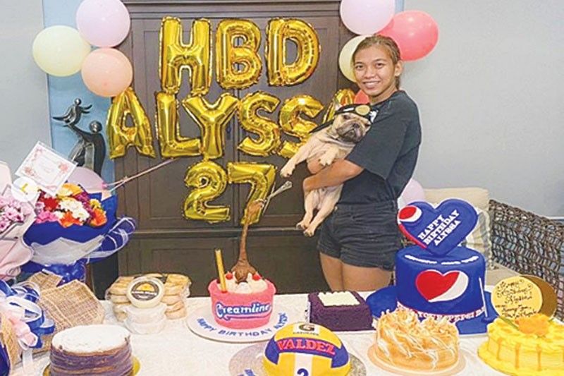 Happy si Alyssa sa birthday niya