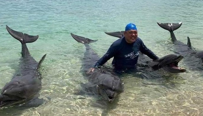 WATCH: 'Tao lang po,' Roque apologizes for photo with dolphins