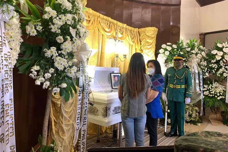 Robredo visits wake of slain soldiers in Jolo shooting