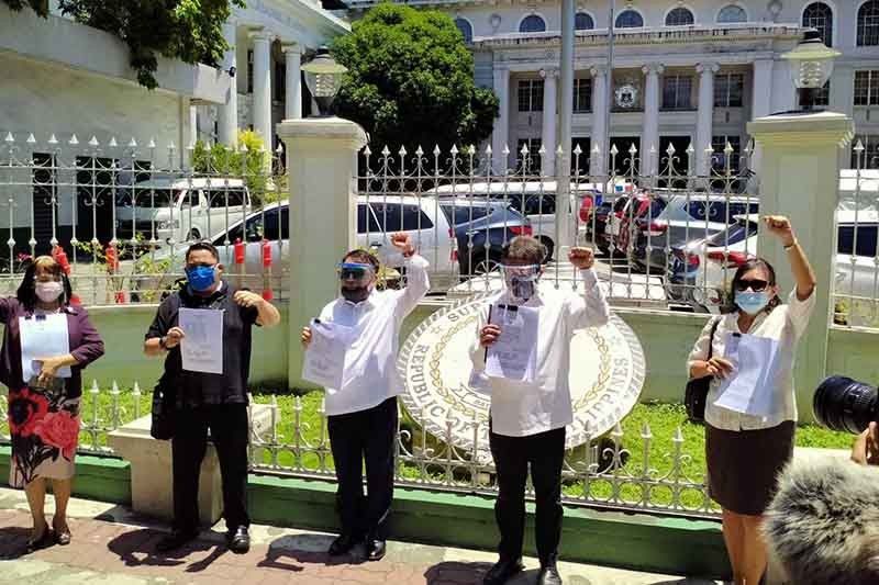 Lawmakers join academe in assailing anti-terrorism law before SC