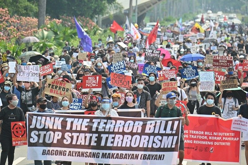 Mga bumalangkas ng 1987 Constitution tutol sa Anti-Terrorism Law