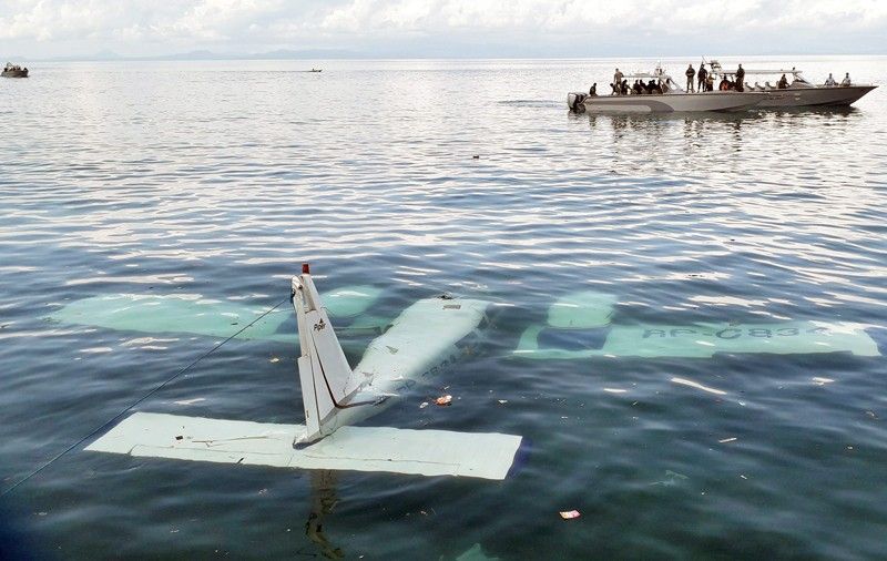 Light plane crashes off Zamboanga; 4 rescued