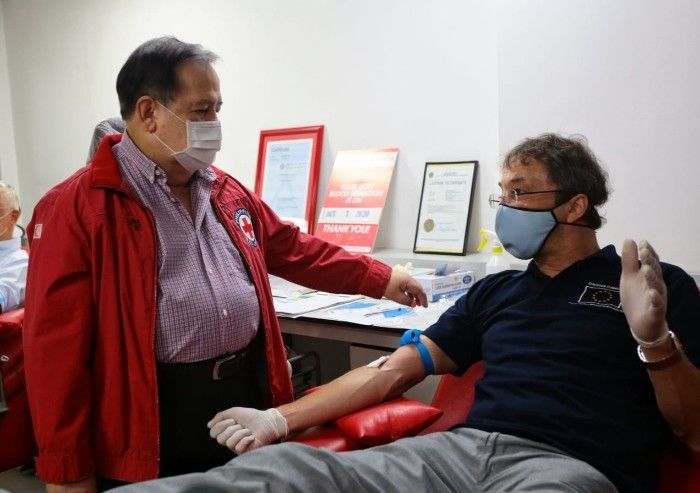 EU envoys donate blood to Philippine Red Cross amid supply shortage