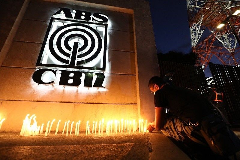 Kamara ibinasura ang ABS-CBN franchise renewal