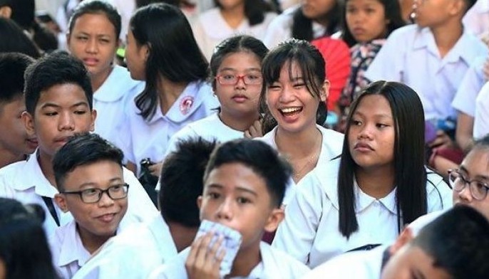 Mahigit 200K student sa private schools, lumipat sa public schools