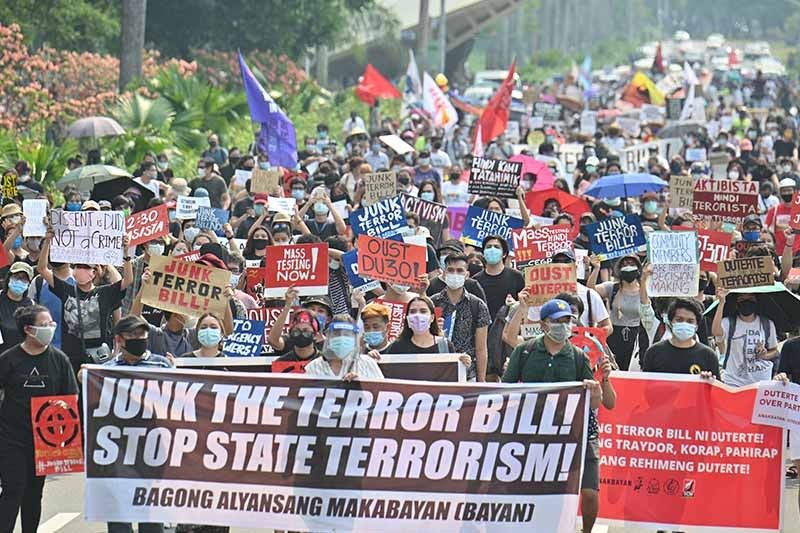 Legitimization of violence vs rights defenders 'largely attributable' to Duterte's remarks â�� CHR
