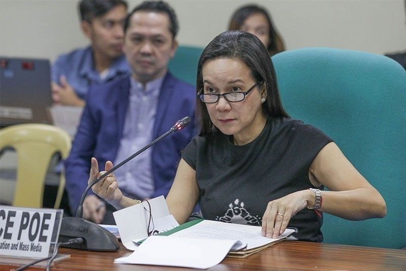Poe tells media not to be intimidated by threats