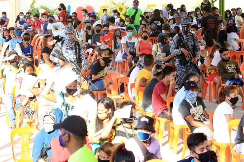 Palace admits slow distribution of aid