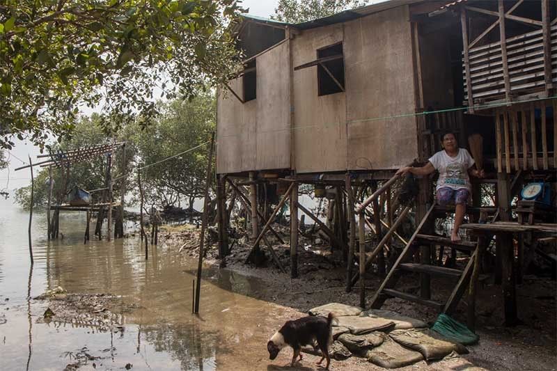 Taliptip folk hang on to their homes as work on Bulacan airport said to continue