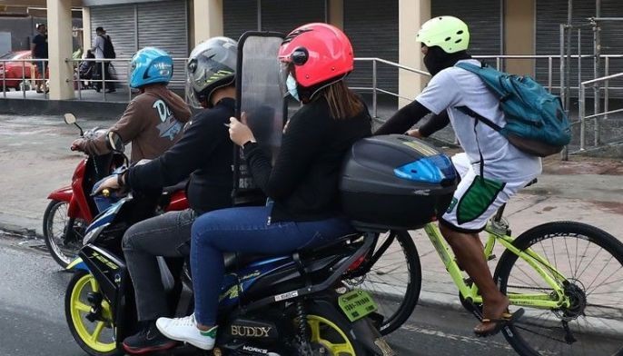 1,350 motorcyclists nabbed for violating barrier rule