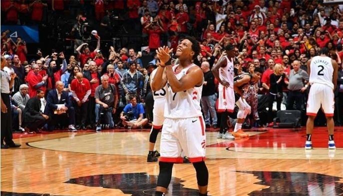Raptors pinapak ang Lakers
