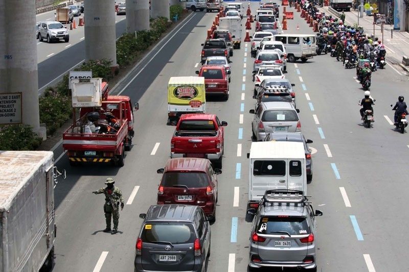 Panic buying, matinding traffic sa Metro Manila