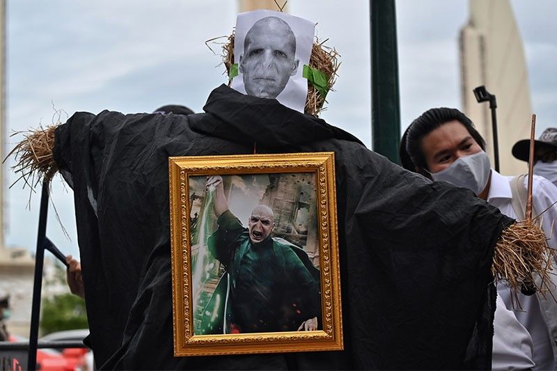 Thais 'cast a spell' for democracy in Harry Potter-theme protest
