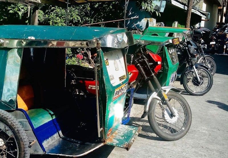 Tricycles allowed under MECQ â�� MMDA