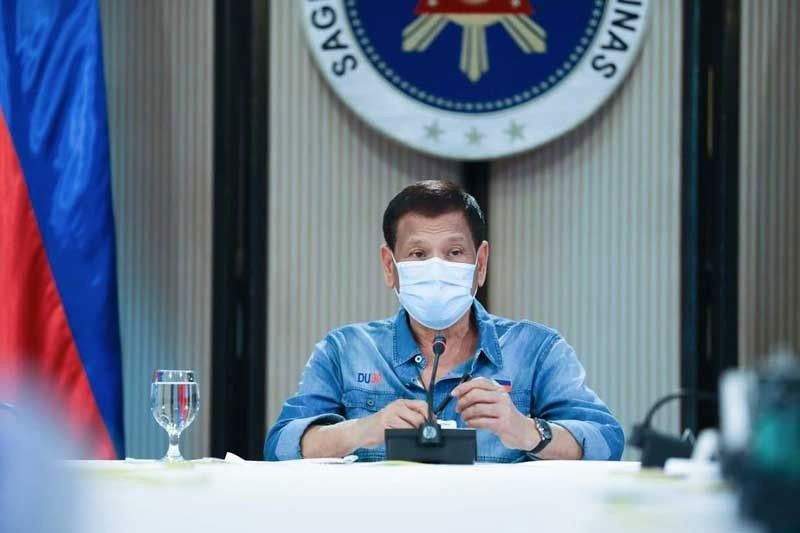Duterte unang magpapabakuna handang pag-eksperimentuhan