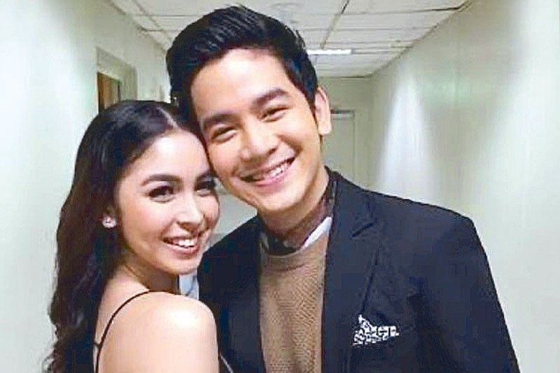 Julia & Joshua happily reunited (but only on reel, not for real)