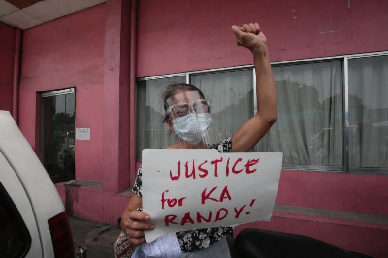 Anakpawis paralegal arrested when police took Echanis' body still in custody