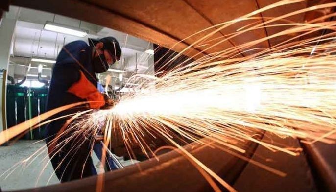 Welder uses Makati cash aid to start business