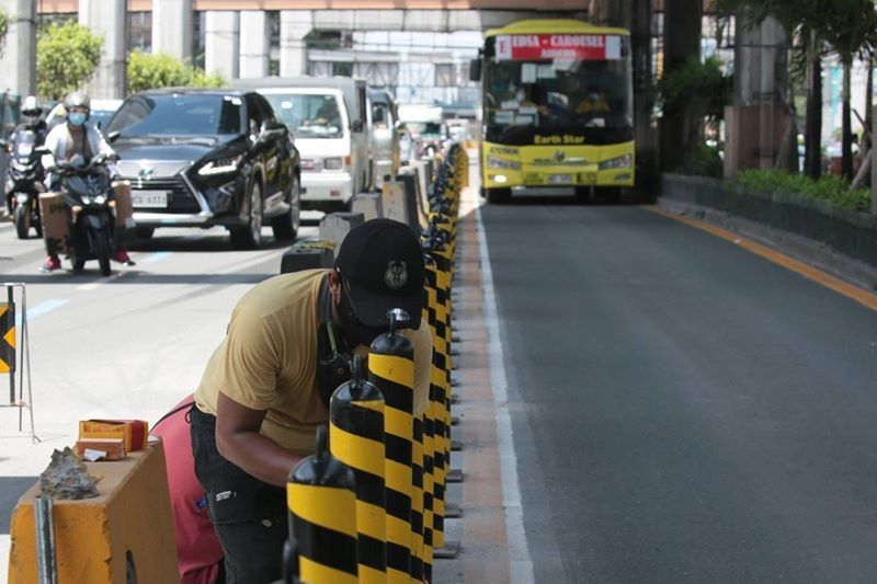 EDSA concrete barriers replaced with bollards