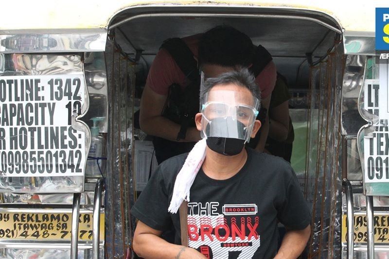 Commuters nabbed, fined for not wearing face shields