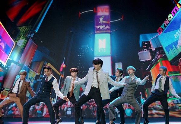 Bts First All South Korean Act To Top Us Singles Charts