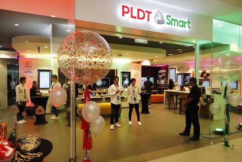 PLDT, Smart fire up 5G media center