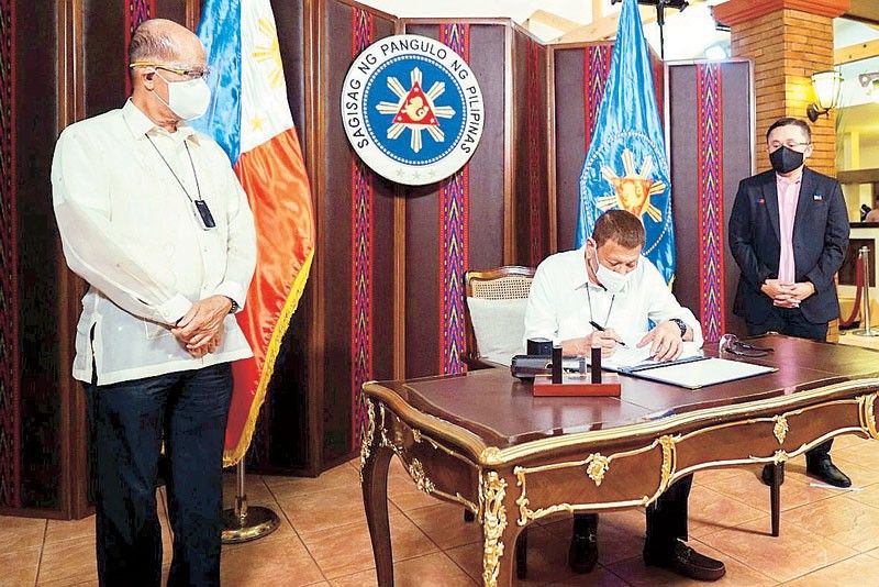 Duterte signs P165.5 billion economic stimulus law
