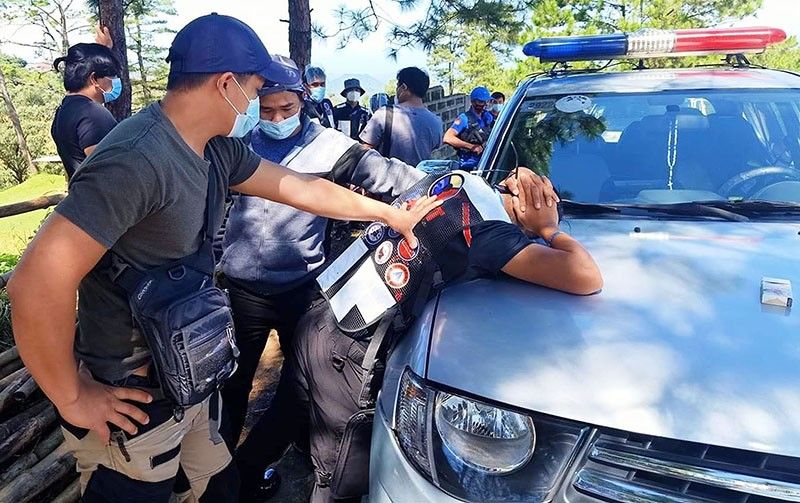 LTO traffic enforcer caught selling shabu in Baguio City