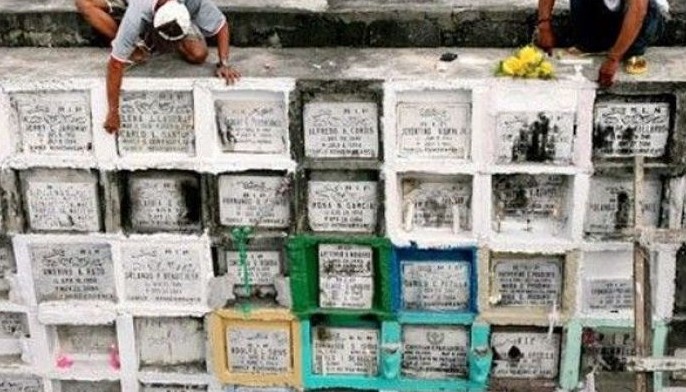 Dumadalaw sa mga sementeryo dumagsa na
